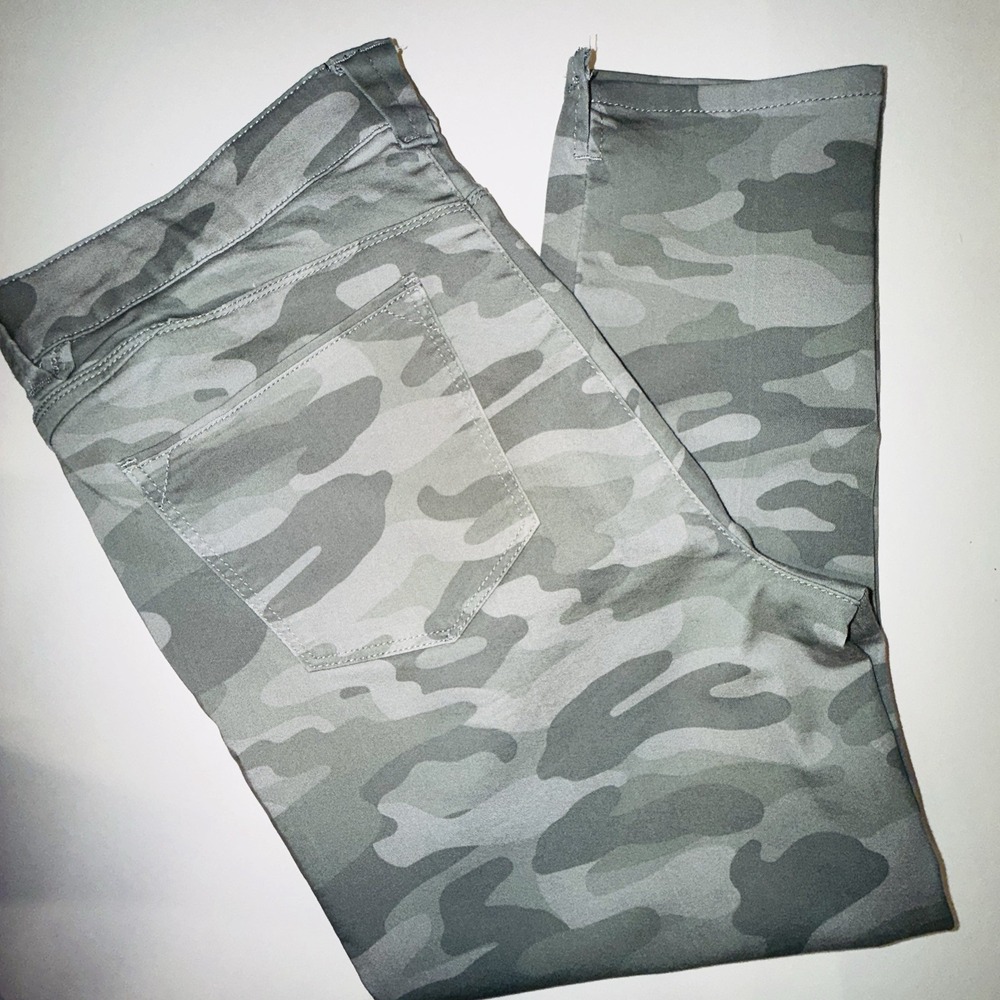 Wit & Wisdom Ab-solution Camo Ankle Pants Women's Size 12P Petite Cropped Stormy